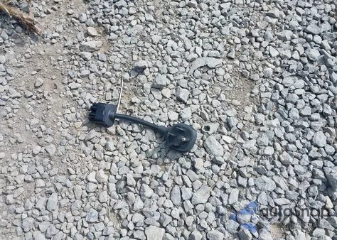 2024 Tesla Model Y Long Range Dual Motor All-Wheel Drive z USA, uszkodzony, nr VIN 7SAYGDEE4RF161429